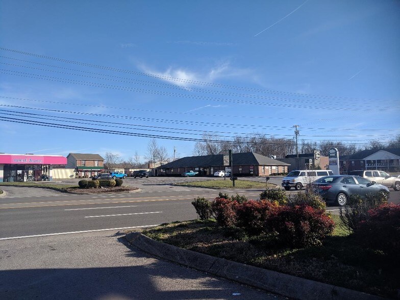 More Photos Of 2515A Wilma Rudolph, Clarksville Office For Lease
