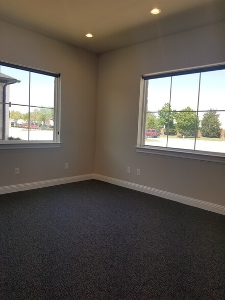 More Photos Of 3951 Alma Rd, McKinney Office For Sale