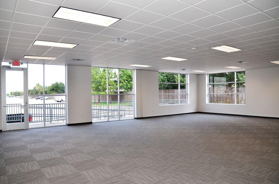 More Photos Of 10301 Round Up Ln, Houston Warehouse For Lease
