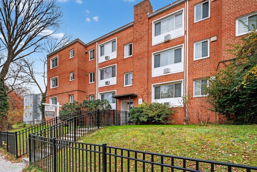 More Photos Of 2901 Gainesville St SE, Washington Apartments For Sale