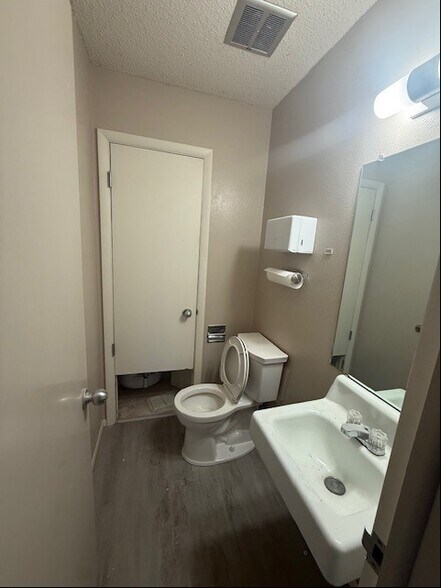 More Photos Of 2677 N Taft Ave, Loveland Medical For Sale