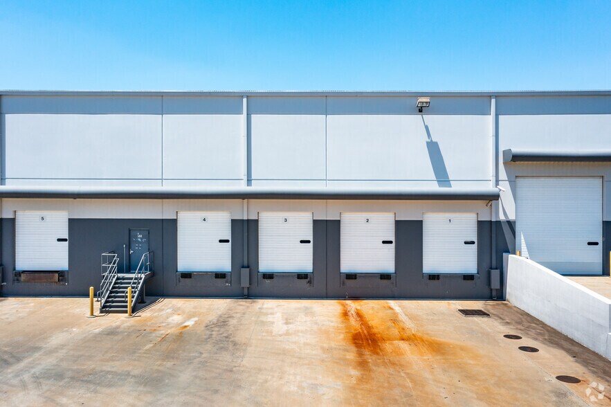 More Photos Of 7515 Hartman Industrial Way, Austell Distribution For Lease