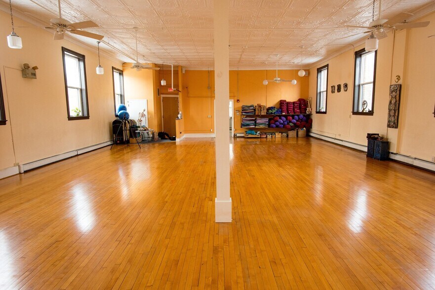 More Photos Of 17 Kellogg Ave, Amherst Storefront Retail Office For Lease