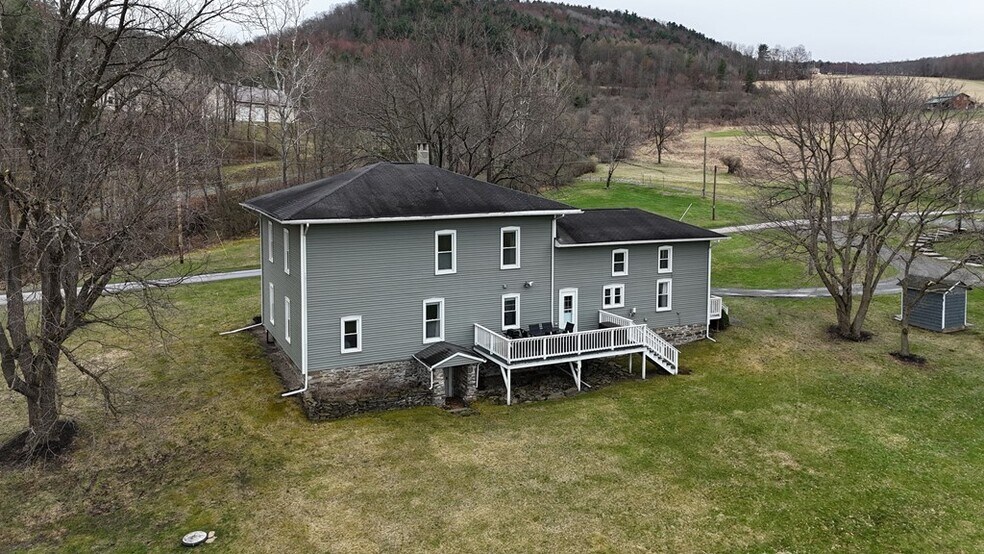 More Photos Of 211 Hanks Rd, Troy Hospitality For Sale