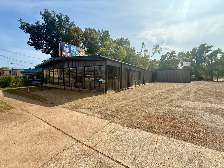 Primary Photo Of 1622 W Front St, Tyler Industrial For Sale