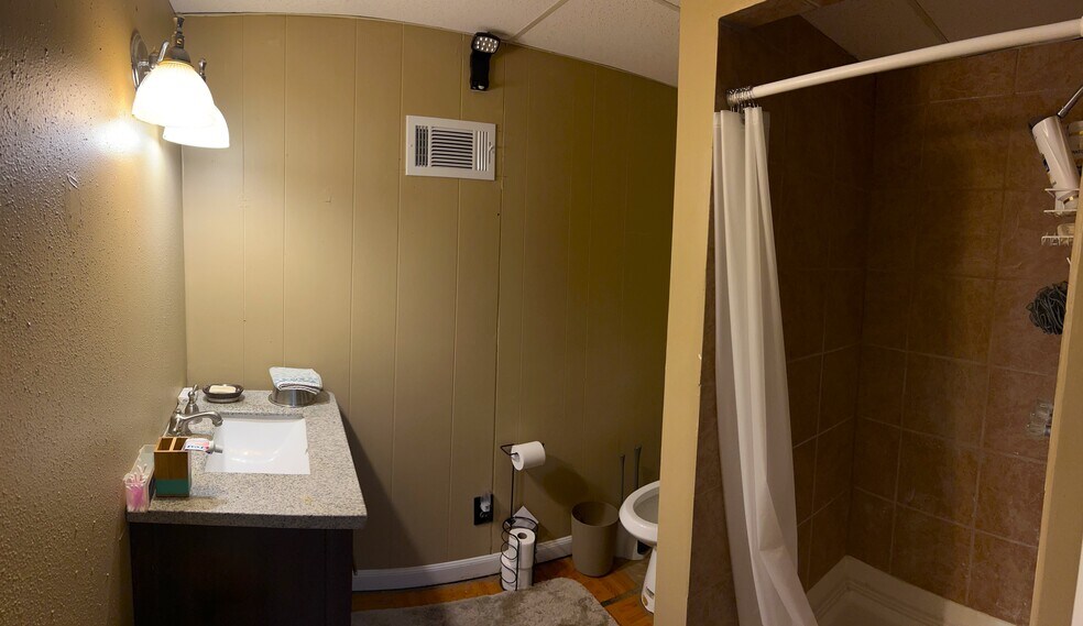 More Photos Of 9509 Yupondale Dr, Houston Warehouse For Lease