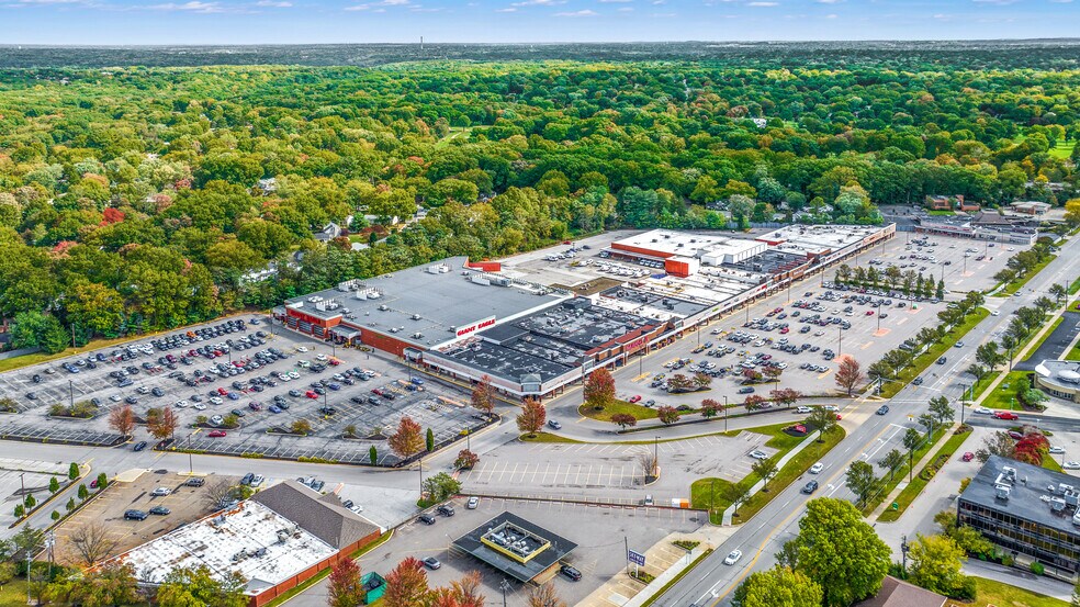 More Photos Of 2755 W Market St, Fairlawn Unknown For Lease