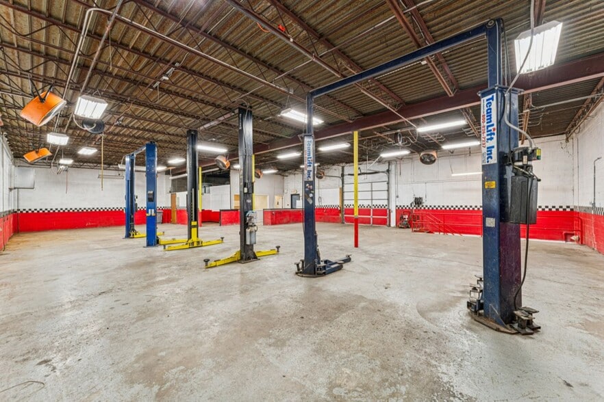 More Photos Of 1839 N 10th St, Kansas City Warehouse For Sale