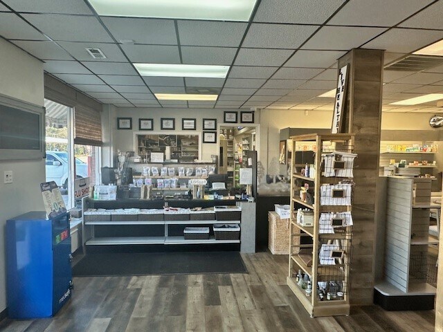 More Photos Of 610 E Franklin St, Monroe Drugstore For Sale