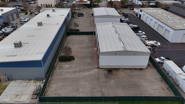 More Photos Of 7022-7026 W Pershing Ct, Visalia Warehouse For Lease