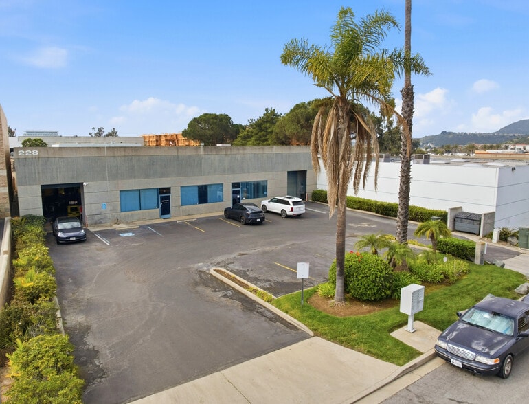More Photos Of 228 Venture St, San Marcos Manufacturing For Sale
