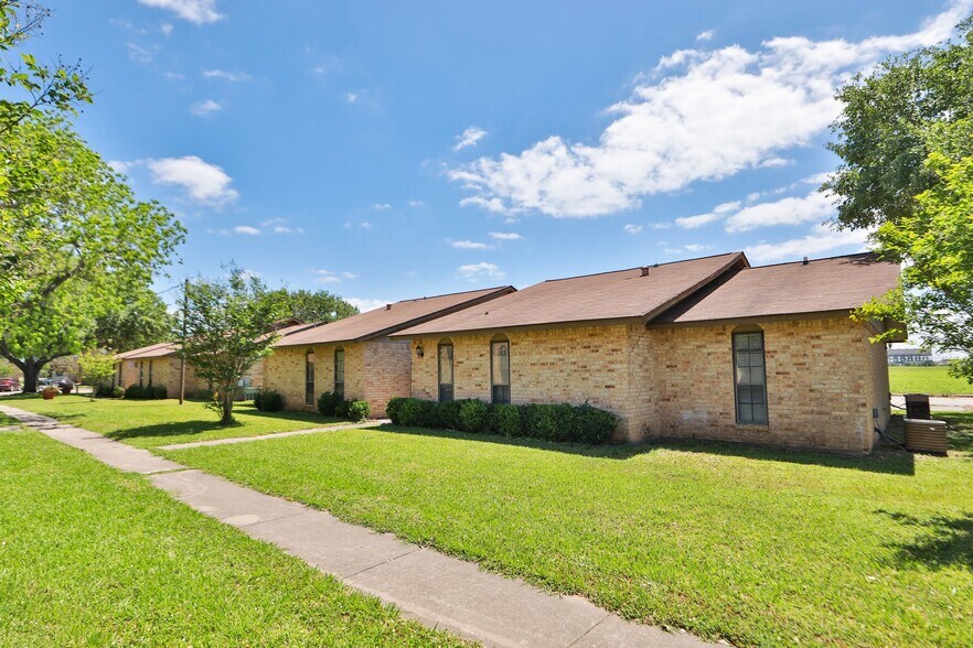 More Photos Of 2910 Old Lane City Rd, Wharton Apartments For Sale