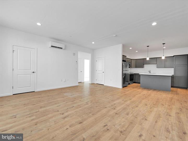 More Photos Of 336-338 Main St, Denver Storefront Retail Residential For Lease