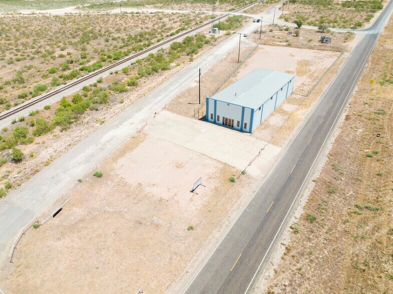 More Photos Of 850 W I-20, Penwell Warehouse For Lease