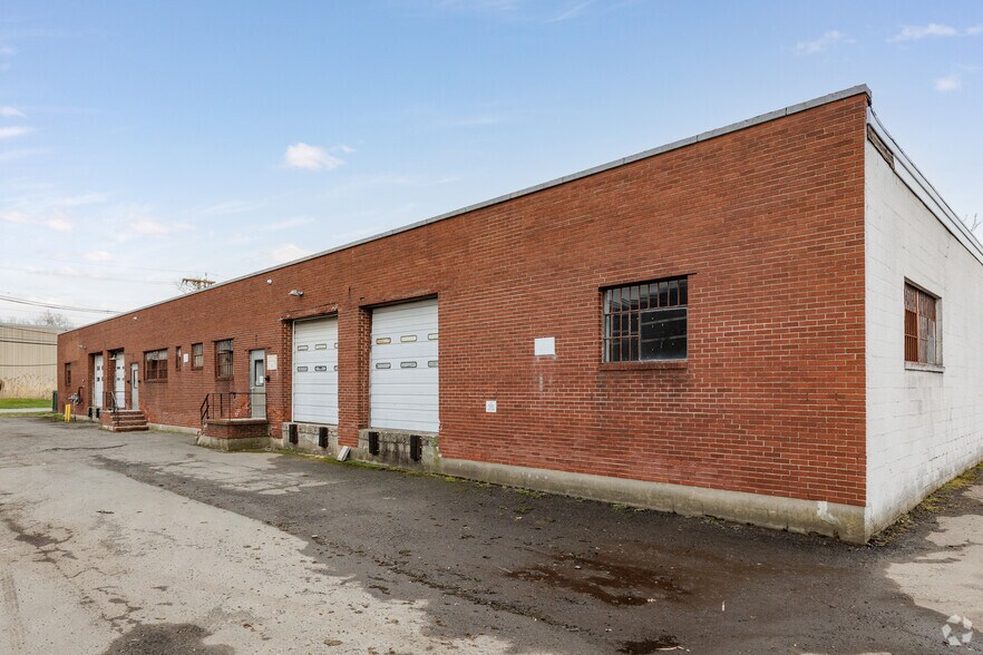 More Photos Of 2 W Commercial Ave, Moonachie Industrial For Lease