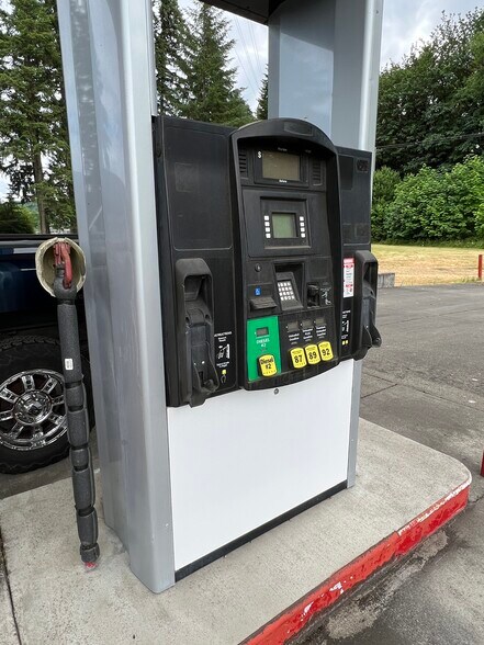 More Photos Of 1247 State Route 506, Vader Convenience Store For Sale