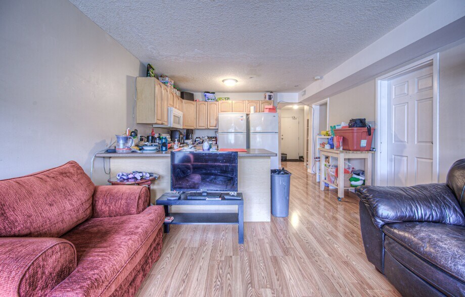 More Photos Of 172 Regina St N, Waterloo Apartments For Sale