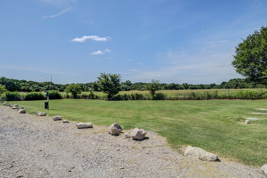 More Photos Of 817 FM 1810, Decatur Trailer Camper Park For Sale