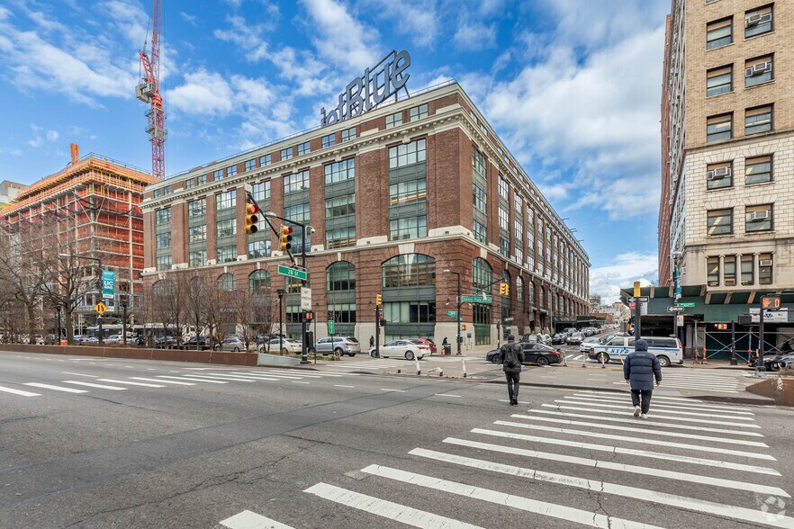 More Photos Of 27-01 Queens Plz N, Long Island City Office For Lease