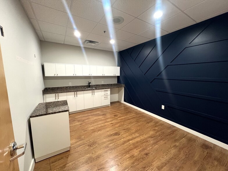 More Photos Of 310 Gold Creek Trl, Woodstock Medical For Lease