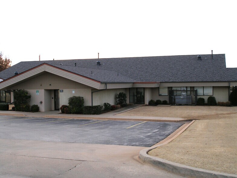 More Photos Of 744 SE 25th St, Oklahoma City Medical For Sale