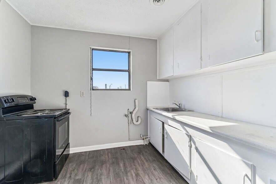 More Photos Of 715 McDuff Ave, Jacksonville Storefront Retail Residential For Sale