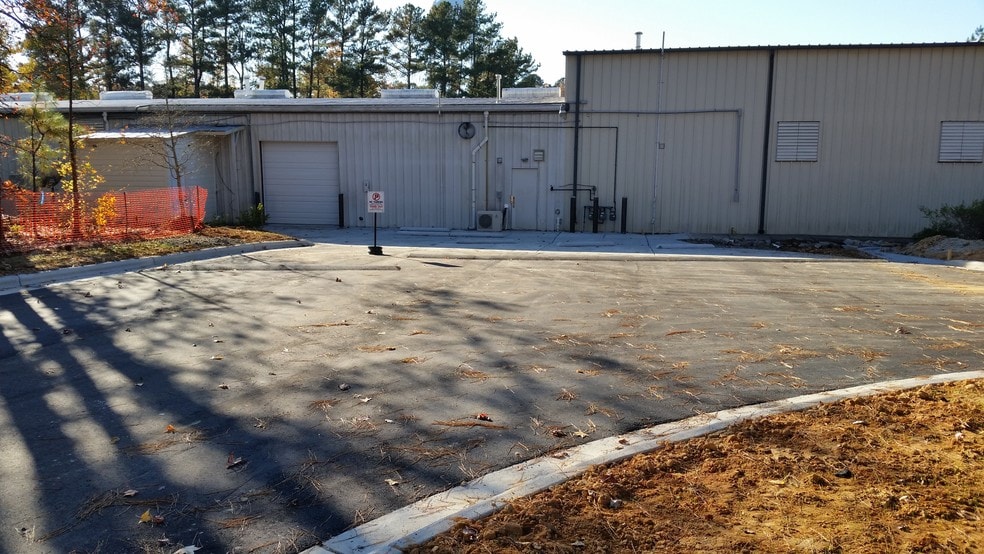 More Photos Of 7513 Us Highway 64 E, Knightdale General Retail For Lease