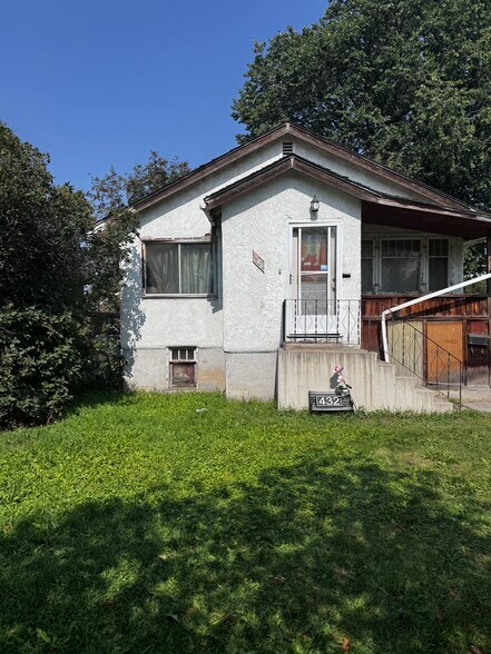 More Photos Of 432 14 NW ave, Calgary Land For Sale