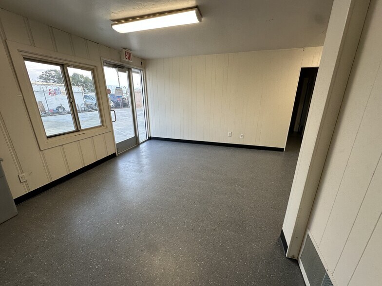 More Photos Of 1535 S 10th St, San Jose Warehouse For Lease