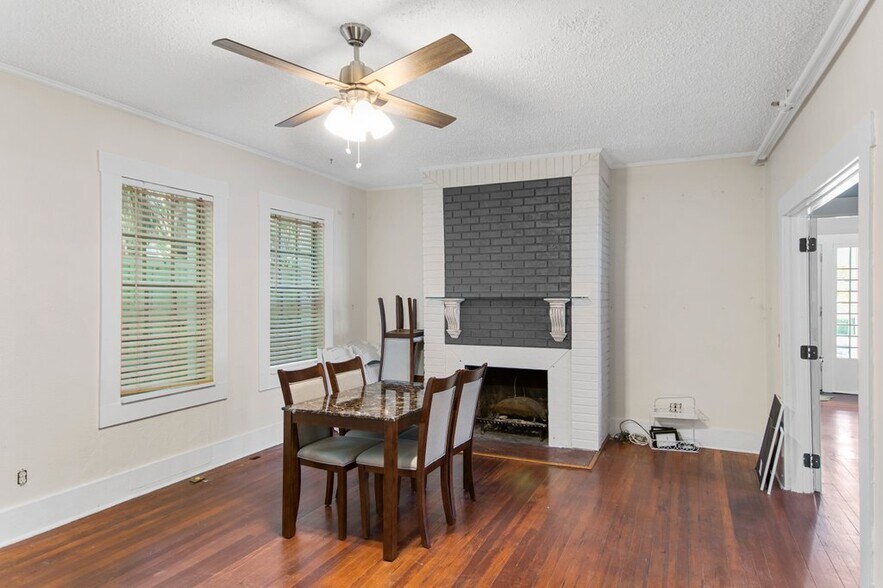 More Photos Of 532 Beach Dr NE, Saint Petersburg Hospitality For Sale