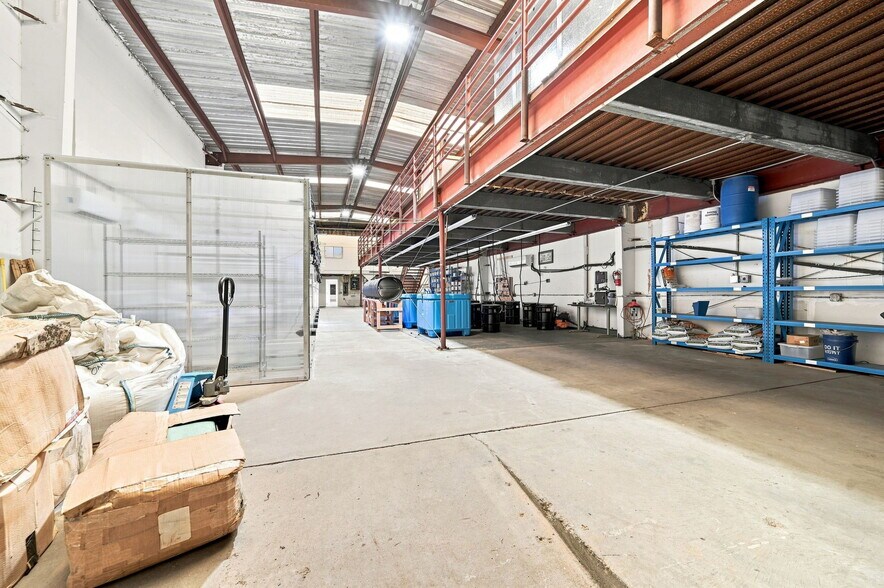 More Photos Of 2757 16th St, San Francisco Warehouse For Lease