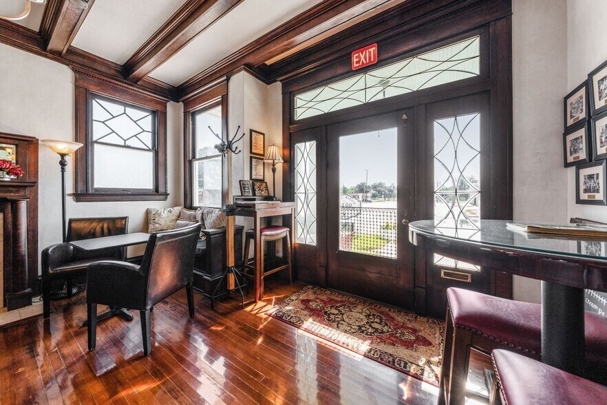 More Photos Of 312 N Central Ave, Cameron Restaurant For Sale