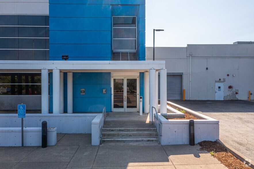 More Photos Of 3590 W 3rd Ave, Eugene Manufacturing For Lease