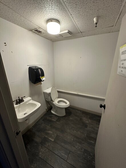 More Photos Of 5201 Grisham Dr, Rowlett Manufacturing For Sale