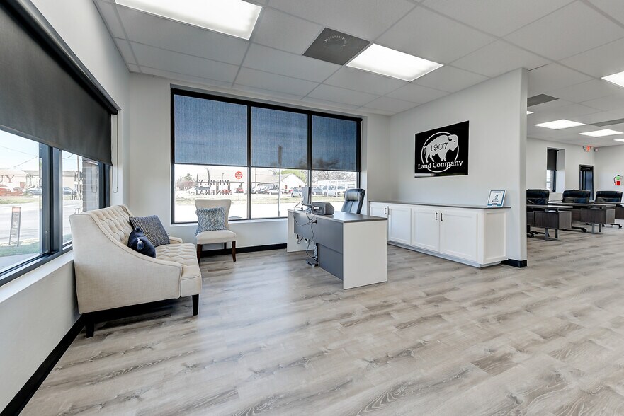 More Photos Of 121 N Crawford Ave, Norman Office For Lease