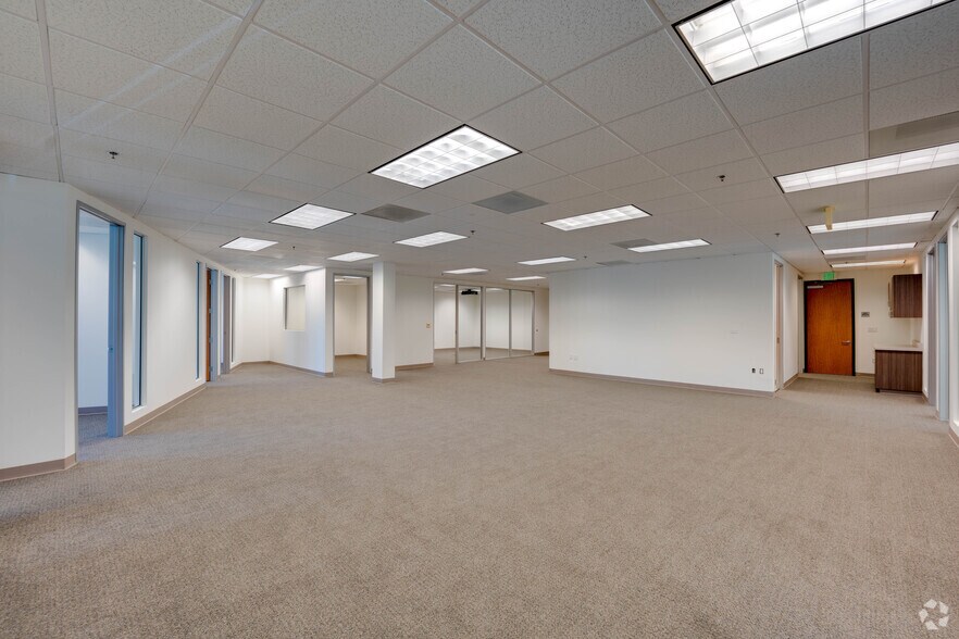 More Photos Of 28632 Roadside Dr, Agoura Hills Office For Lease