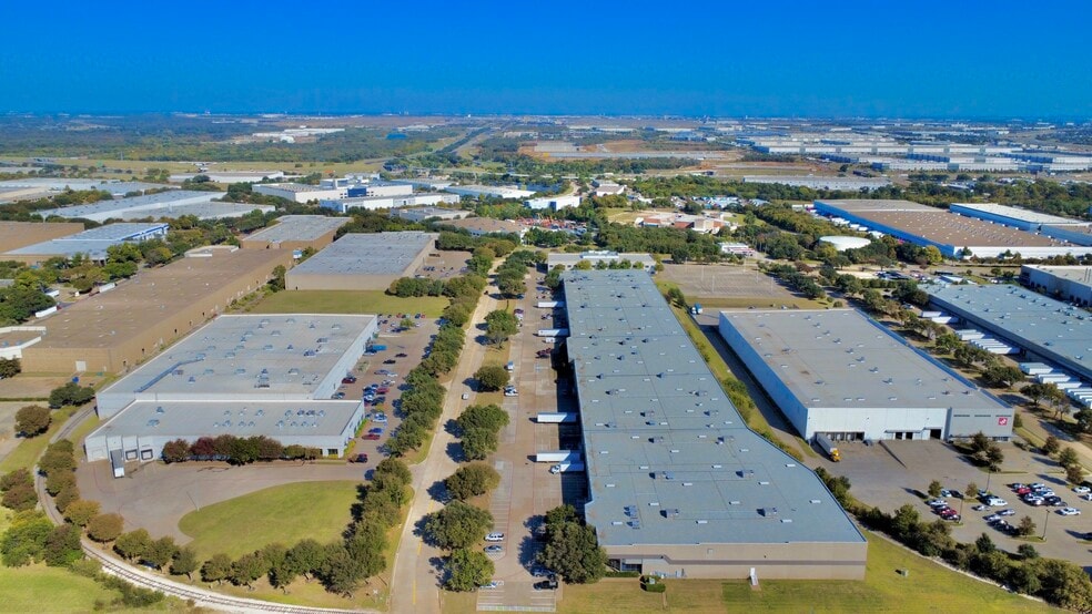 More Photos Of 4300 Empire Rd, Fort Worth Distribution For Lease