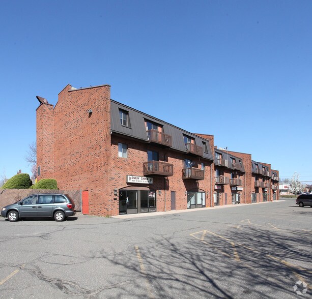 More Photos Of 60 Main St, Windsor Locks Apartments For Lease
