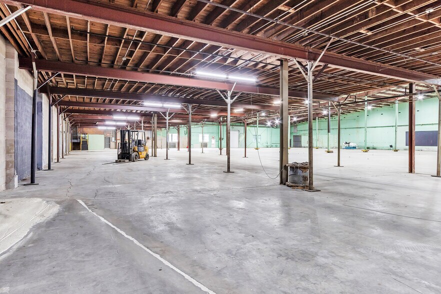 More Photos Of 121 Trotter Industrial Ln, Saluda Warehouse For Lease