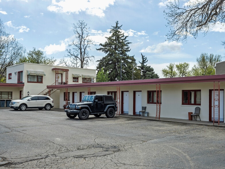 More Photos Of 928 N Lincoln Ave, Loveland Hotel For Sale