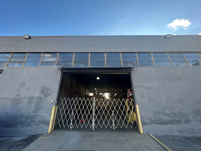 More Photos Of 10-40 Borden Ave, Long Island City Warehouse For Lease