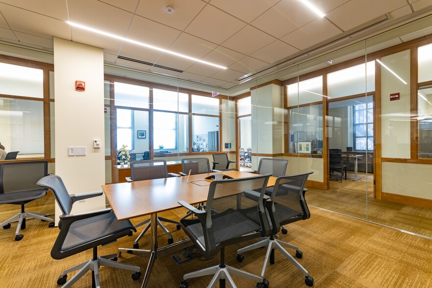 More Photos Of 50 E Washington St, Chicago Office For Sale