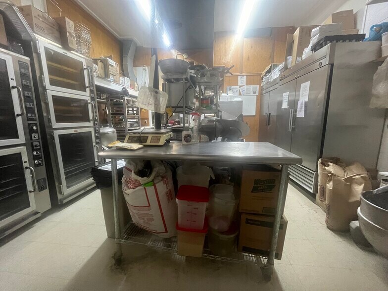 More Photos Of 114 E Lincoln Ave, Mc Donald Storefront For Lease