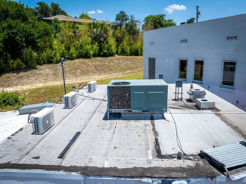 More Photos Of 5050 Broadway, Alamo Heights Restaurant For Sale