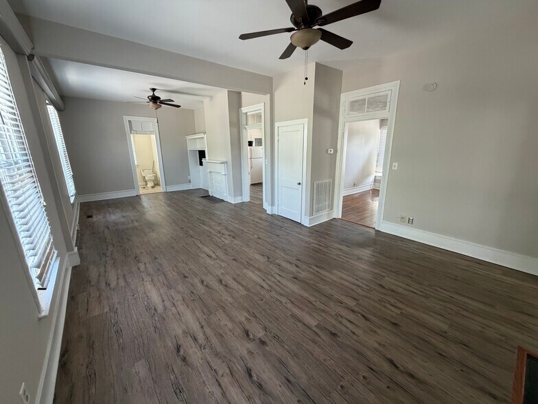 More Photos Of 701 Chestnut St, Bowling Green Office For Lease