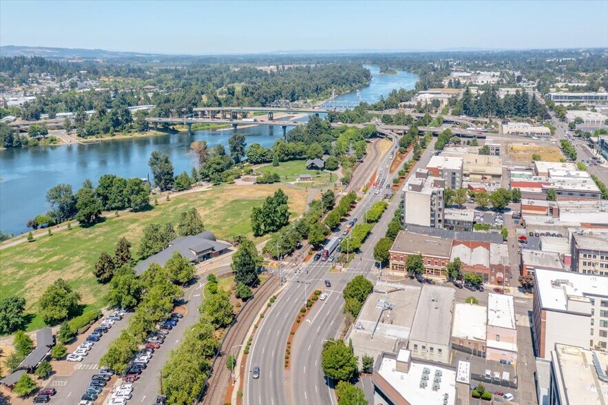 More Photos Of 246 State St, Salem Storefront Retail Residential For Sale