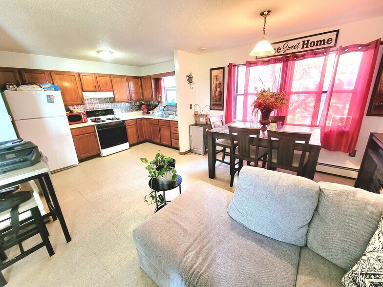 More Photos Of 270-276 Bellevue St, Hartford Apartments For Sale
