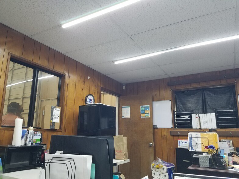 More Photos Of 1090 Rogers St, Savannah Industrial For Sale