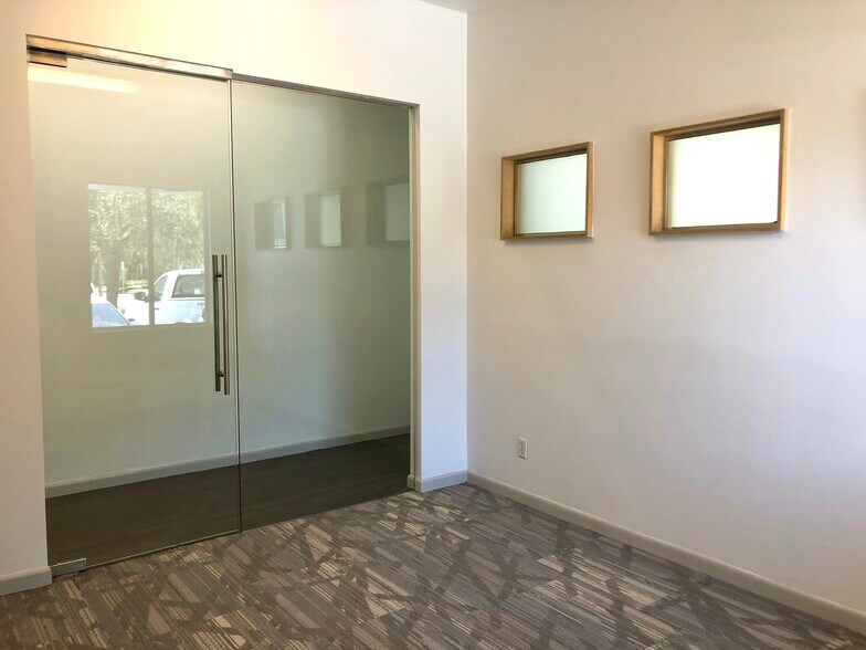 More Photos Of 205 N Orange Ave, Sarasota Office For Sale