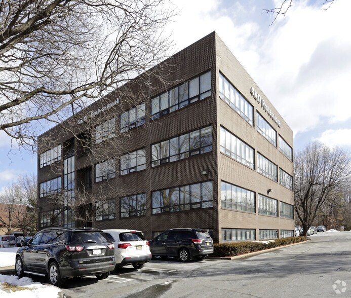 Primary Photo Of 22 Madison Ave, Paramus Medical For Sale